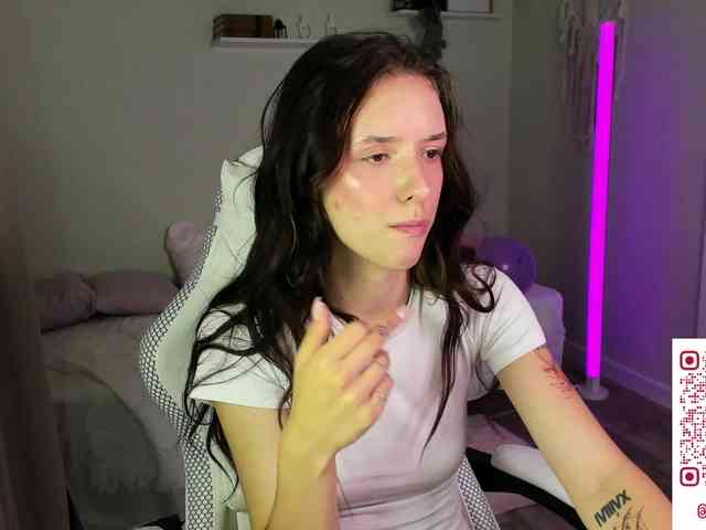 AnnaOddy webcam