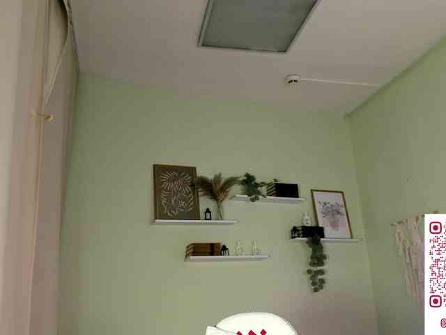 AnnaOddy webcam