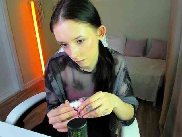 AnnaOddy webcam