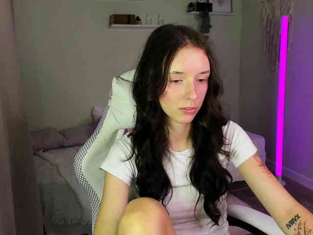 AnnaOddy webcam