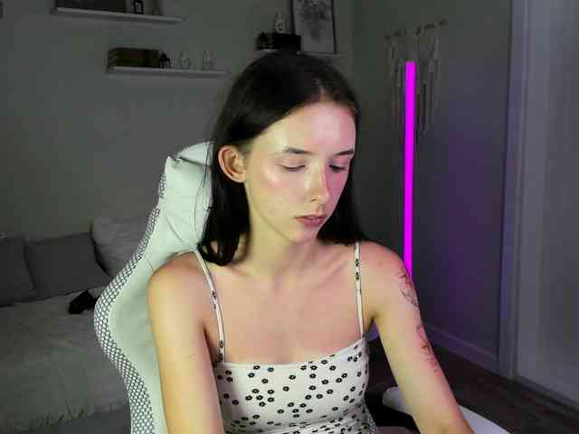 AnnaOddy webcam