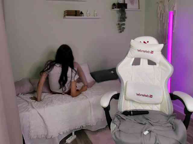 AnnaOddy Sex Cam Show