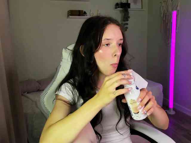 AnnaOddy Sex Cam Show