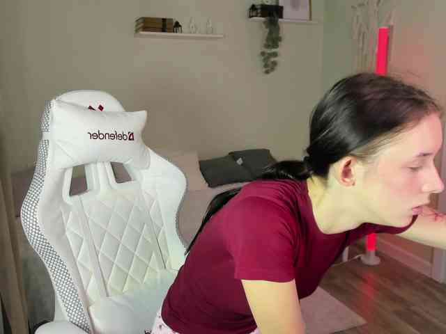 AnnaOddy webcam