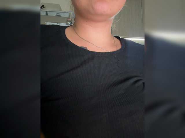 Blackmell live cam on BongaCams