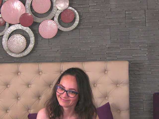Arya-Joy live cam on BongaCams