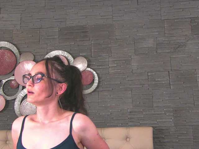 Arya-Joy live cam on BongaCams