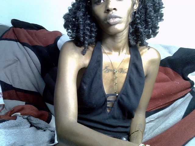 thickkasheri live cam on BongaCams