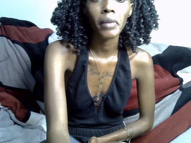 thickkasheri live cam on BongaCams