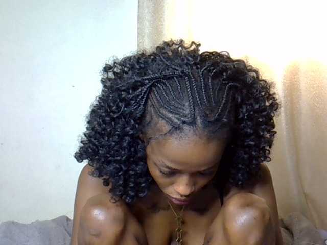 thickkasheri live cam on BongaCams