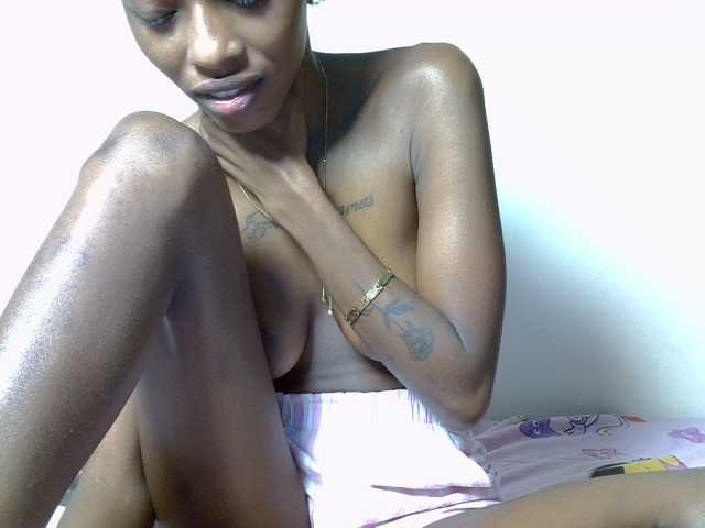 thickkasheri live cam on BongaCams