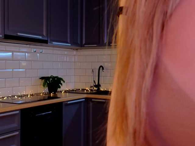  CrystalDiva chat room