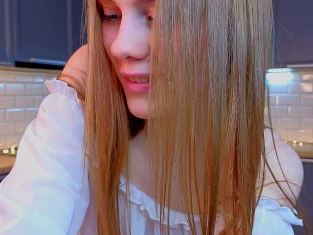 CrystalDiva's BongaCams profile