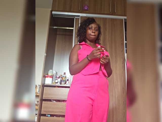 Peachydoll's BongaCams show and profile