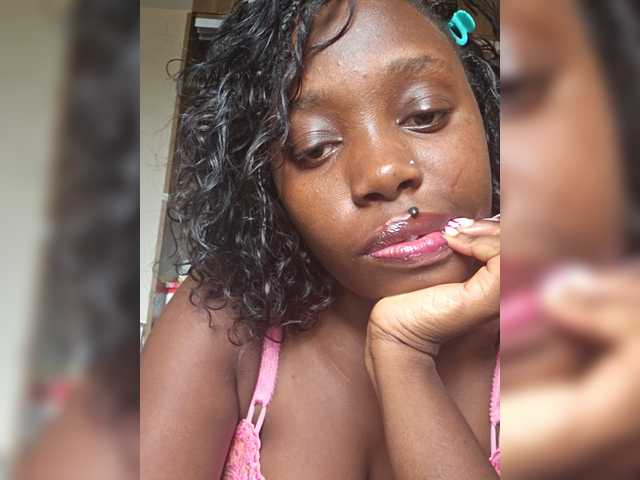 Peachydoll's BongaCams show and profile