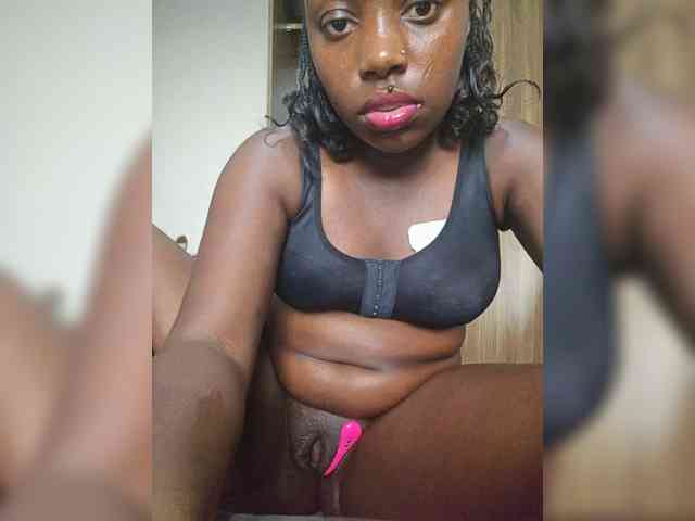 Peachydoll webcam