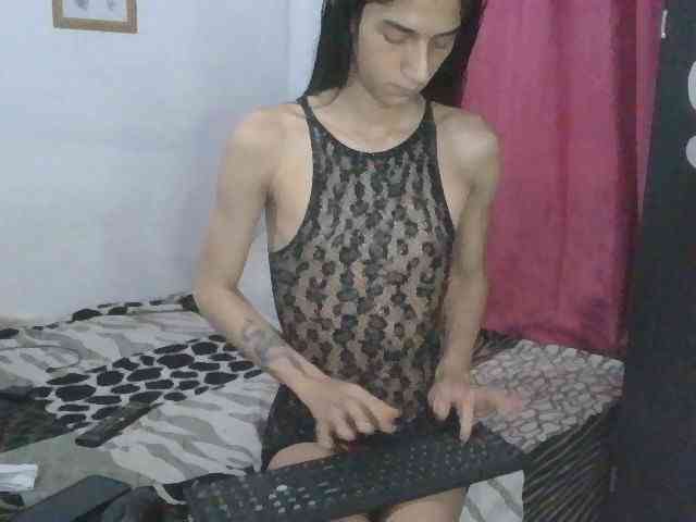DanielitaDollx Live Webcam on BongaCams