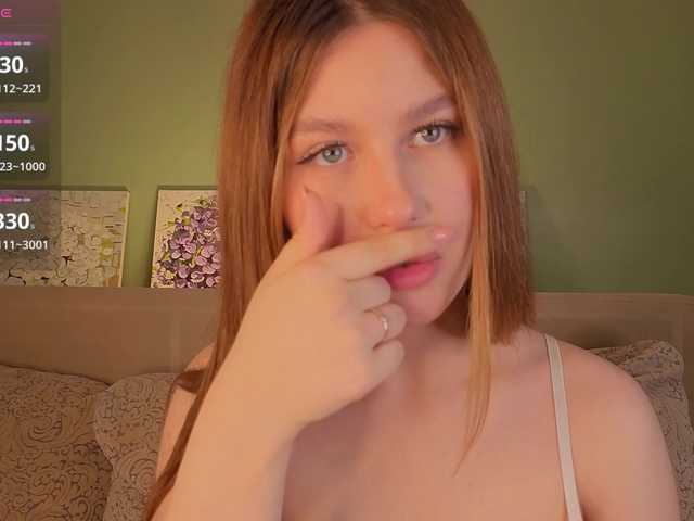 AliceGrand live cam