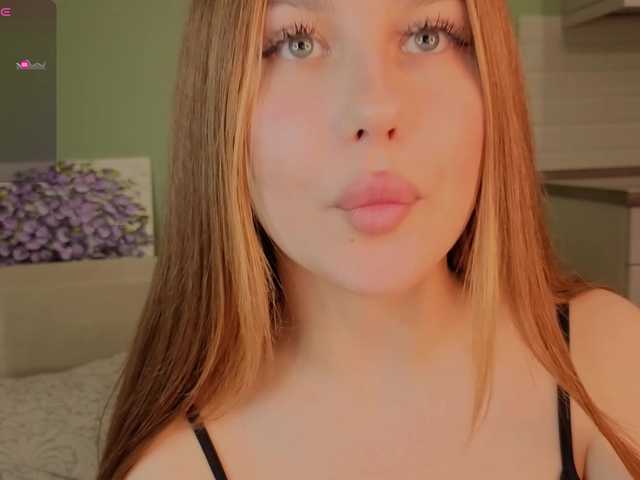 AliceGrand's BongaCams show and profile