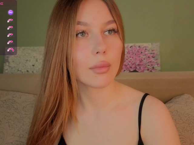AliceGrand's BongaCams show and profile