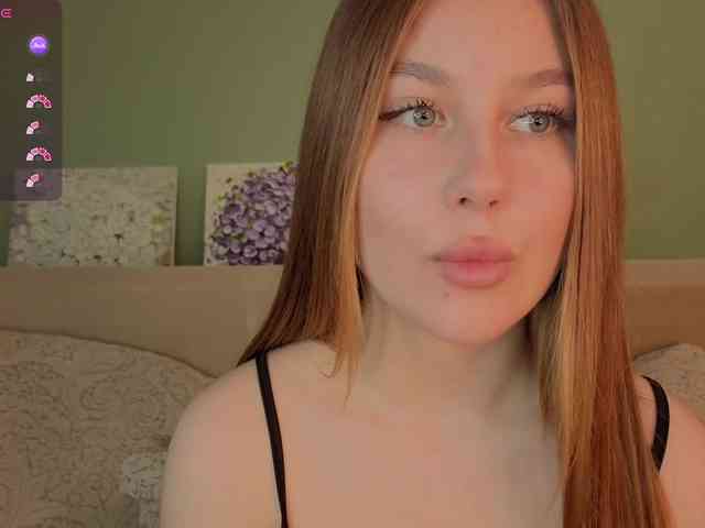 AliceGrand Live Webcam on BongaCams