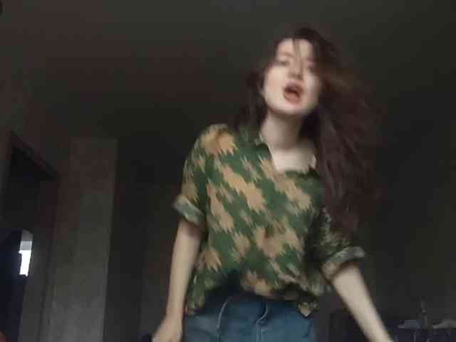 SuzetteTrapeni webcam