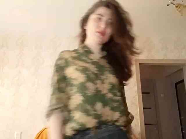 SuzetteTrapeni webcam