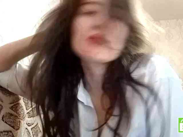 SuzetteTrapeni webcam