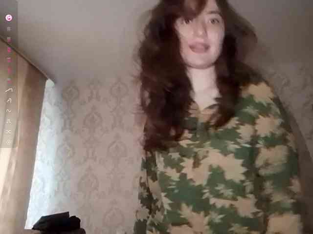 SuzetteTrapeni webcam