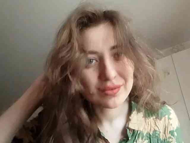 SuzetteTrapeni webcam