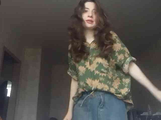 SuzetteTrapeni webcam