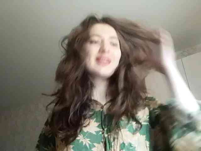 SuzetteTrapeni webcam