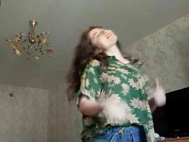 SuzetteTrapeni webcam