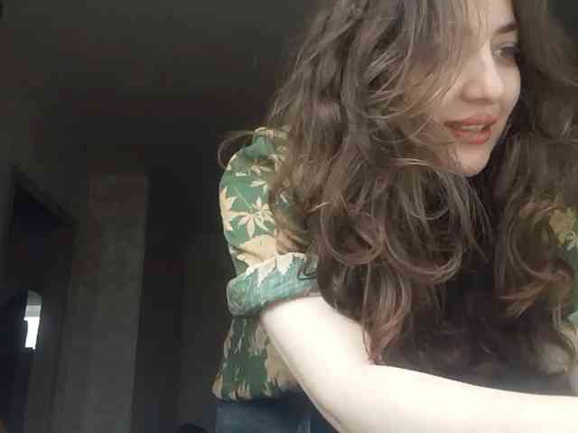 SuzetteTrapeni webcam