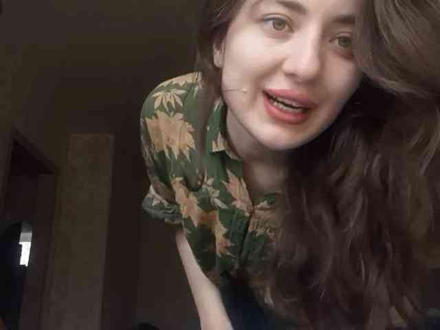 SuzetteTrapeni webcam