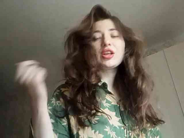 SuzetteTrapeni webcam