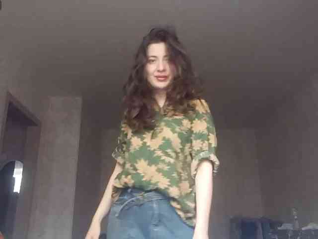 SuzetteTrapeni webcam