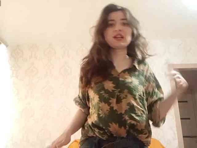 SuzetteTrapeni webcam