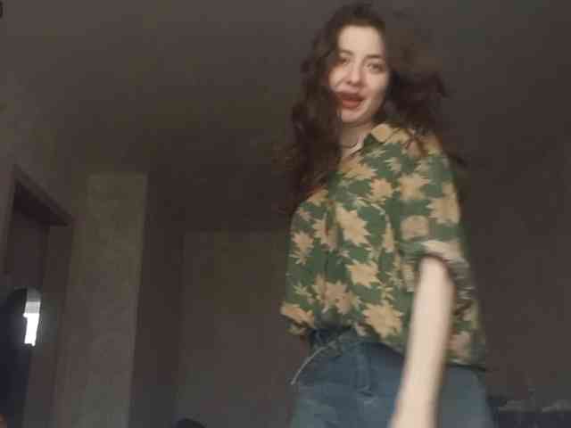 SuzetteTrapeni webcam