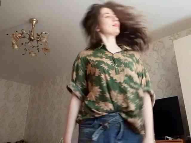 SuzetteTrapeni webcam