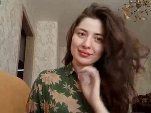 SuzetteTrapeni webcam