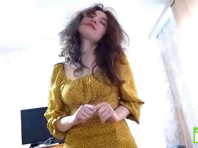 SuzetteTrapeni webcam