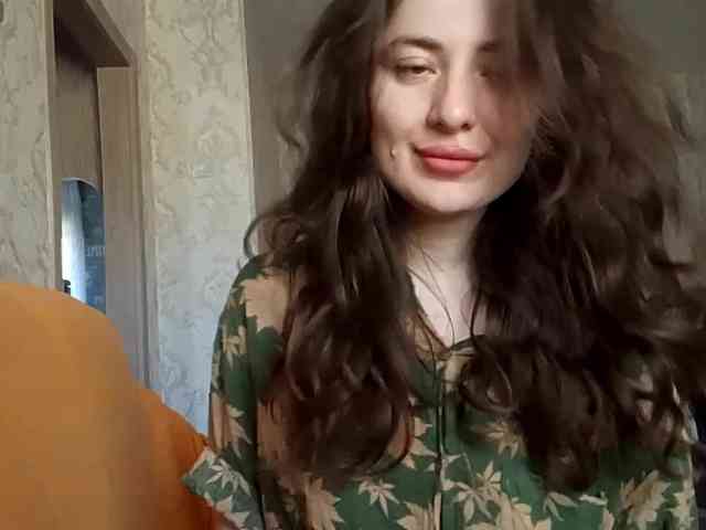 SuzetteTrapeni webcam