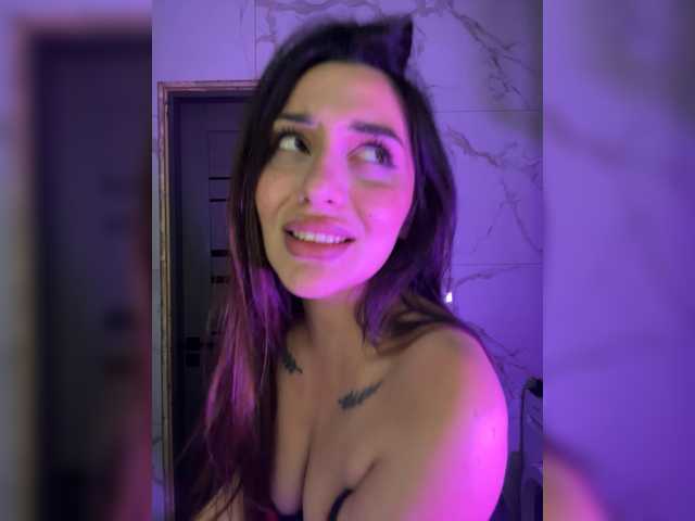 Alexyaa live cam on BongaCams
