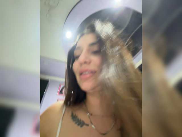 Alexyaa live cam on BongaCams