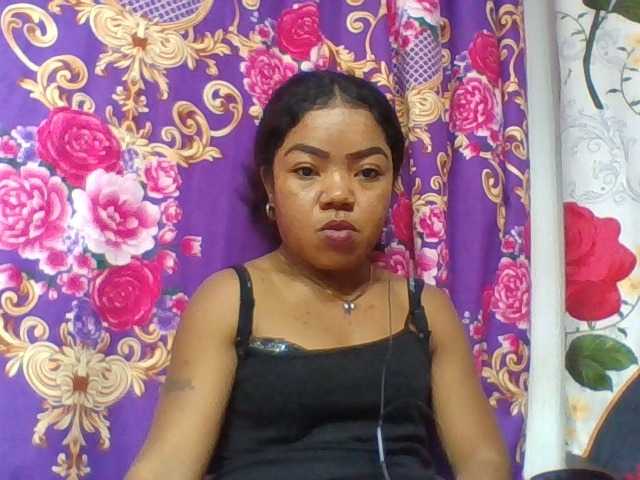 Elyah1a live cam on BongaCams