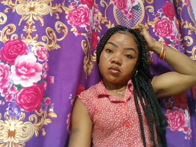 Elyah1a live cam on BongaCams