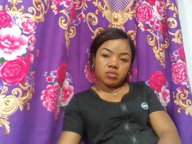 Elyah1a live cam on BongaCams