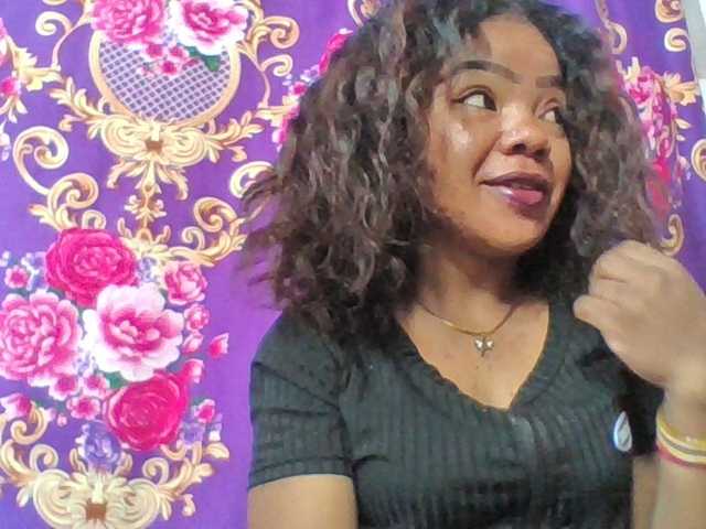 Elyah1a live cam on BongaCams