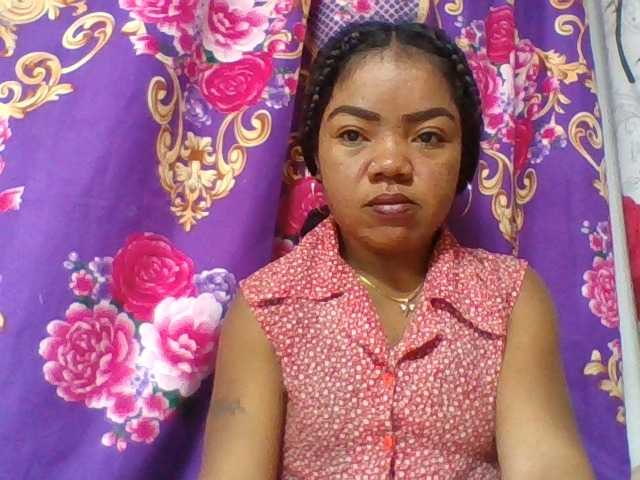 Elyah1a live cam on BongaCams